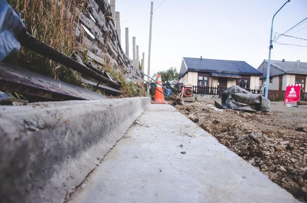 Ushuaia: construyen cordones cuneta y desagües pluviales en el barrio de Gendarmería