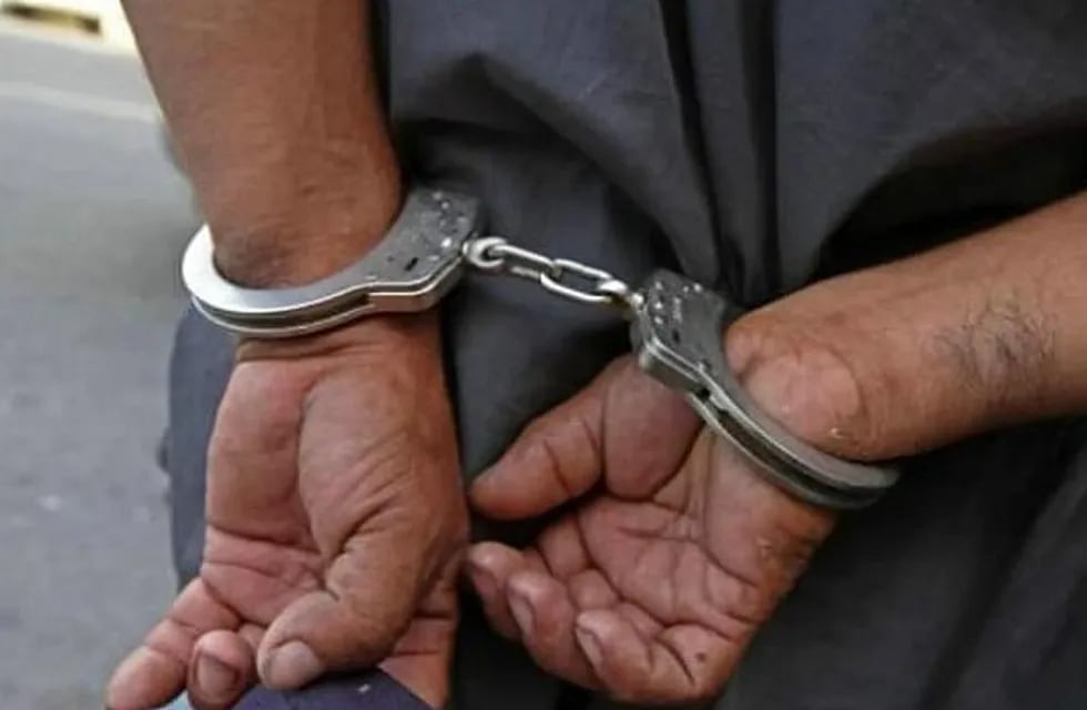 Un suboficial de la Armada fue condenado a 9 años de prisión por abusar de su hijastra. Foto: Web.