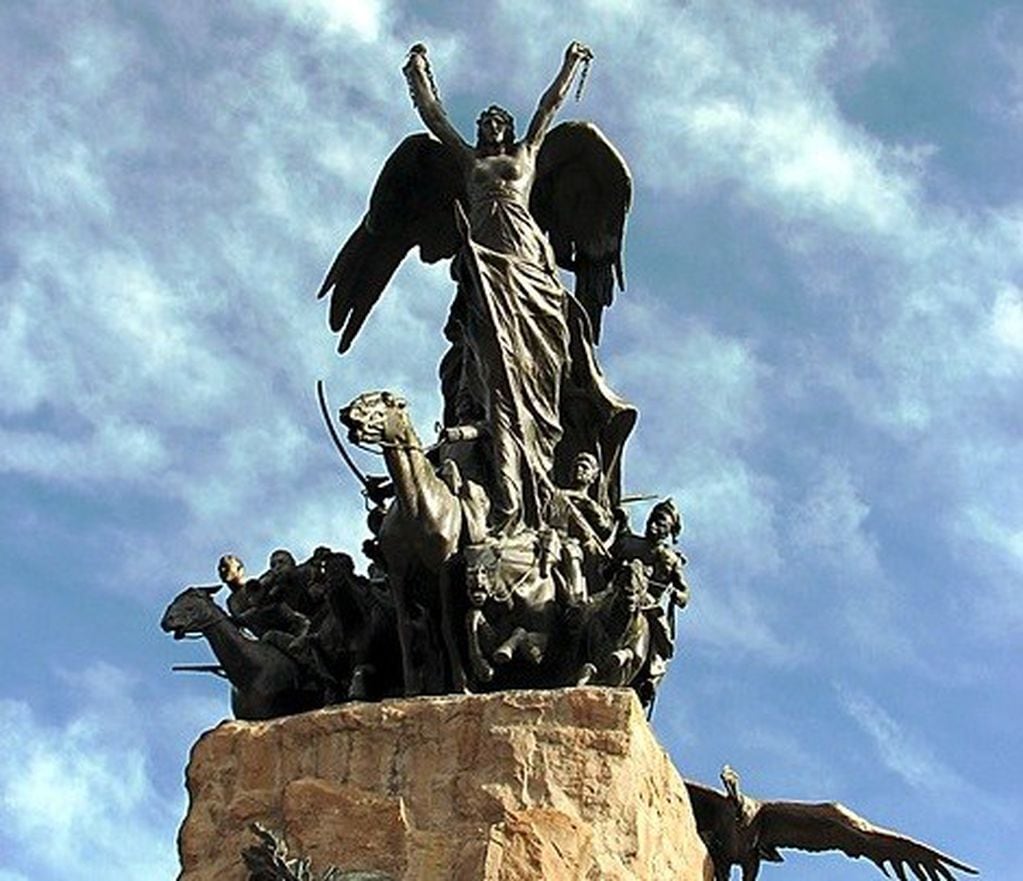 El Monumento al Ejército de los Andes fue declarado "Monumento Histórico Nacional".