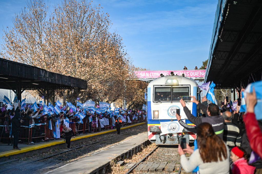 Volvió el tren de pasajeros a San Luis después de 30 años