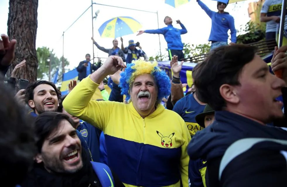 Hinchas de Boca acudieron a Madrid para presenciar la postergada final de la Copa Libertadores (AP)