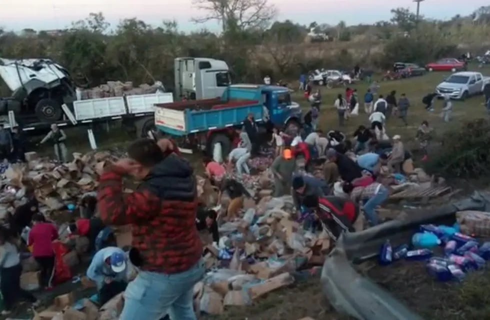 La Policía de Corrientes confirmó que el dueño del camión donó parte de la mercadería