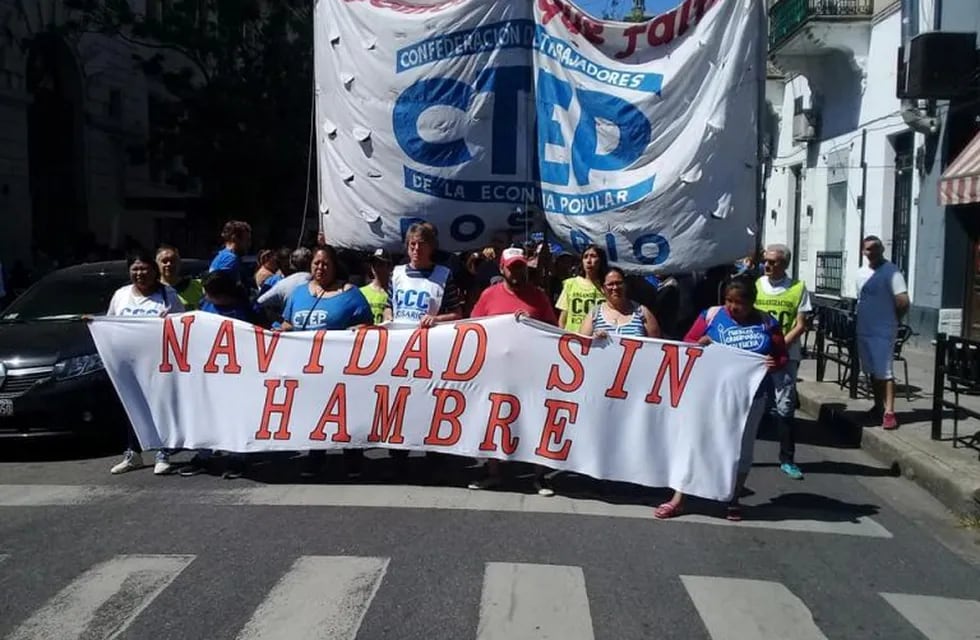 Organizaciones sociales marchan en Rosario por una \