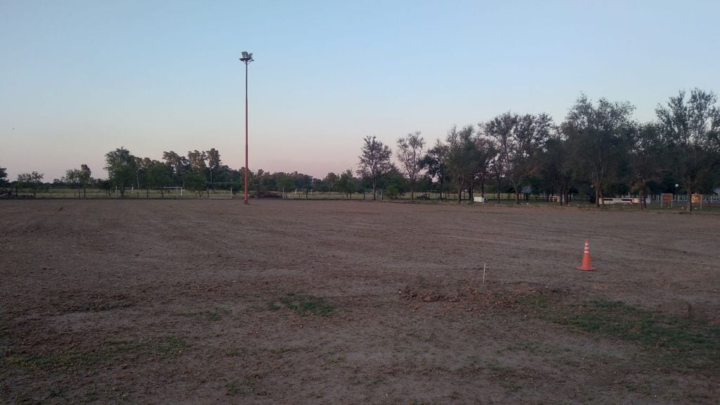 Mejoras en la cancha principal del Deportivo Cultural de Arroyito