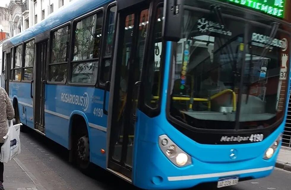 Le robó la jubilación a un abuelo, quiso escapar en colectivo y lo atraparon