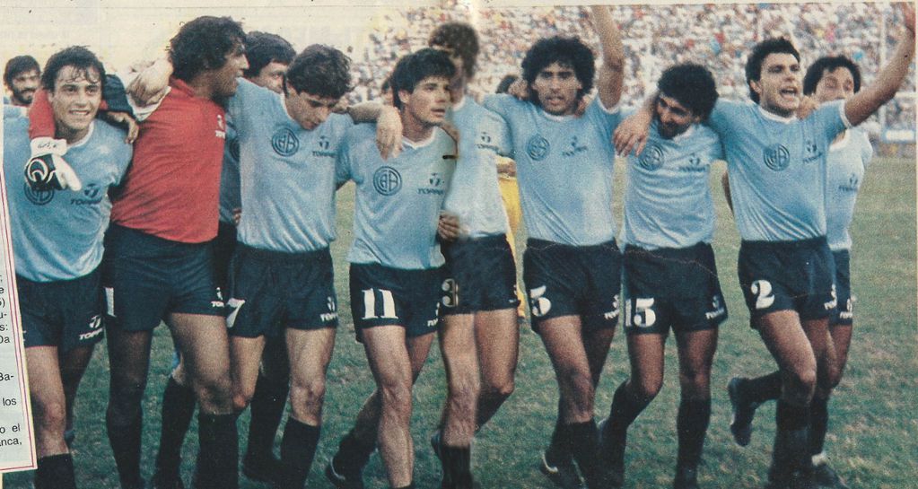 20 de abril de 1986. Le ganó la final de la única edición del Regional a Olimpo de Bahía Blanca y se convirtió en el primer club cordobés campeón de un torneo de AFA. (La Voz / Archivo)