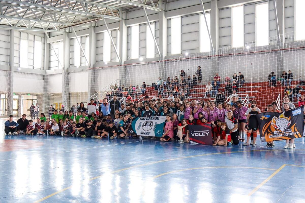 Encuentro local de Mini Vóley organizado por la Secretaría de Deportes de la provincia.