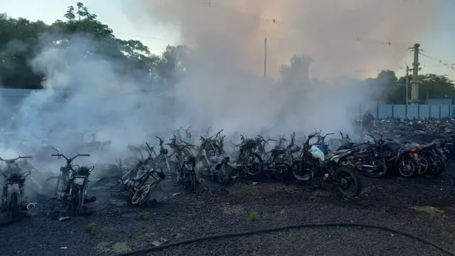 Un incendio consumió más de 150 motocicletas
