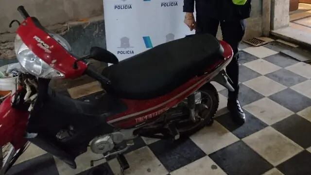 Recuperan moto robada y aprehenden a dos menores por su sustracción