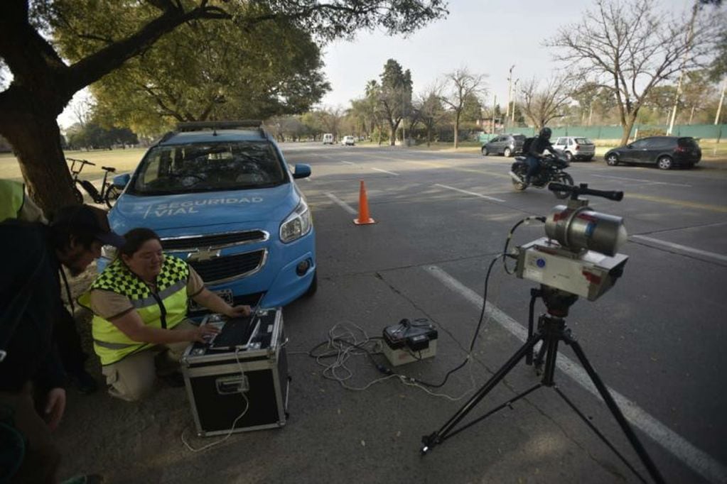 Los controles de velocidad con radares y las multas arrancaron este miércoles en Córdoba.