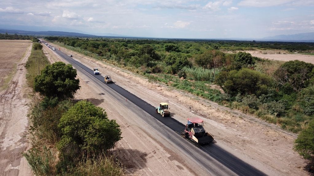 Las obras en ejecución implican la transformación en autopista de un importante tramo de la RN 34 y la recuperación del segmento que une San Pedro de Jujuy con Pichanal.