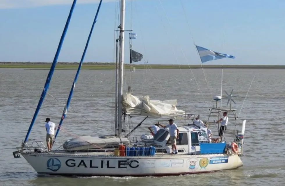 El Galileo dejó las aguas bahienses y se dirige al Fin del Mundo
