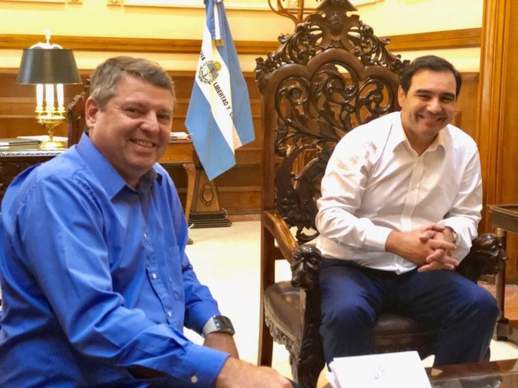 Guillermo Osnaghi intendente de Paso de la Patria junto al gobernador Gustavo Valdés.
