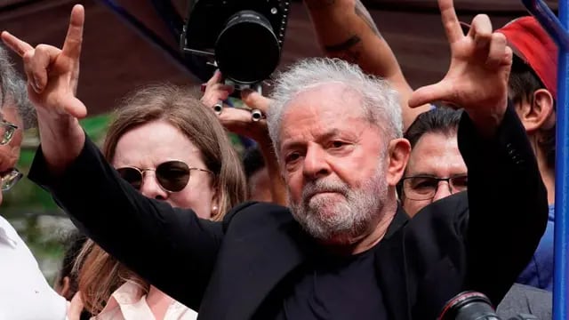 Decisión de impacto. Semanas atrás, un juez ordenó anular todas las sentencias dictadas contra Lula por falta de competencia jurídica del tribunal que lo juzgó. (AP)