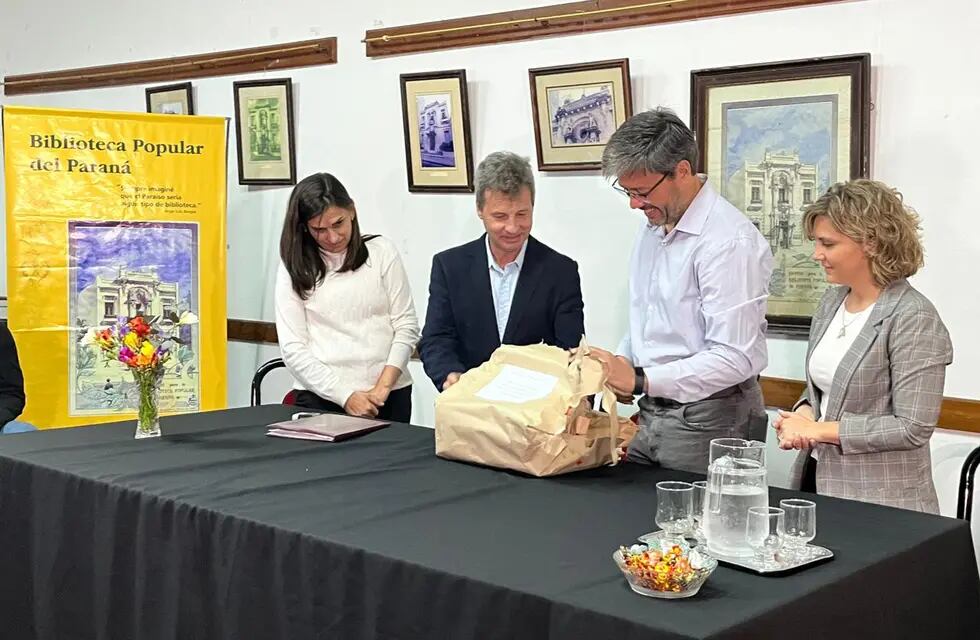 Se realizó la apertura de sobres para la licitación de la restauración de la Biblioteca Popular de Paraná