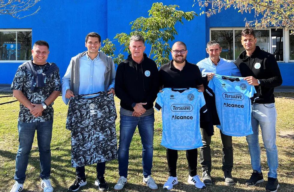 Los directivos del club peruano junto a Luis Fabián Artime y Mauro Óbolo, de Belgrano (Prensa Belgrano).
