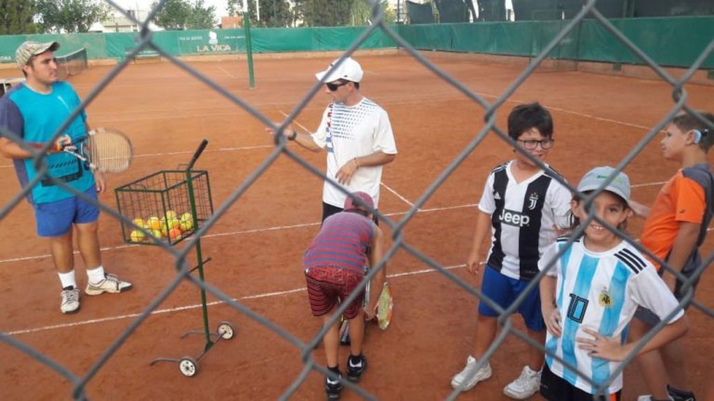 Ariel Caggiano Tenis Deportivo y Cultural Arroyito