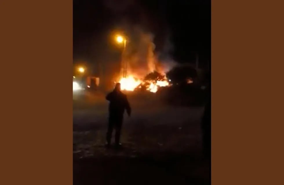 Se incendiaron cuatro vehículos en el barrio Aeroclub de Posadas.