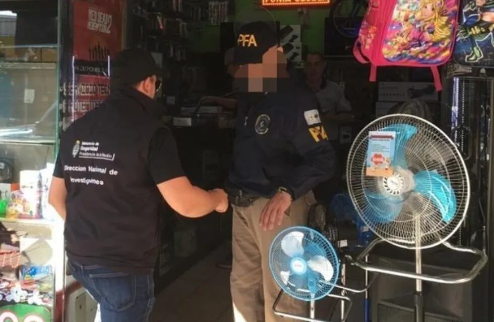 Allanamientos en pleno centro de Mendoza, dejaron como saldo $600.000 en mercadería incautada.