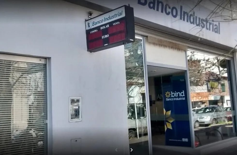 La sucursal del Banco Industrial de La Plata, donde este martes 24 de septiembre de 2019 se registró un robo comando.