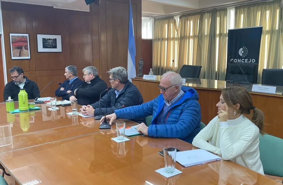 Reunión entre concejales y el Ejecutivo con los concesionarios de la Terminal de Ómnibus de Rafaela