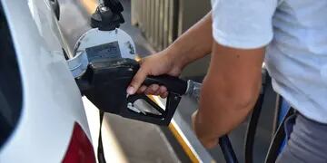 Escasez de combustibles en estaciones de Eldorado