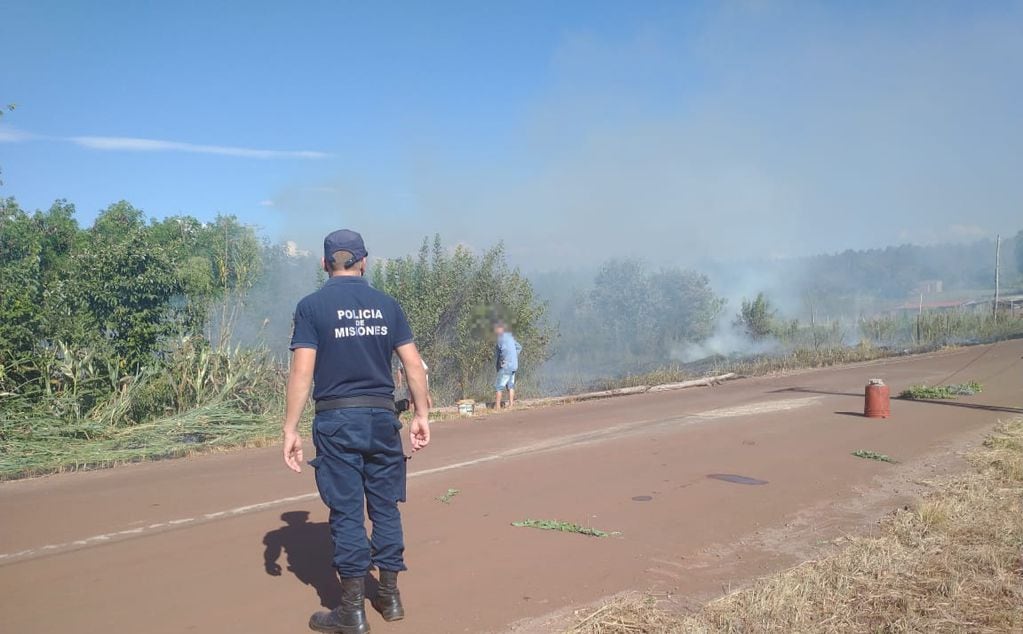 Puerto Esperanza: Bomberos sofocaros dos incendios de malezas