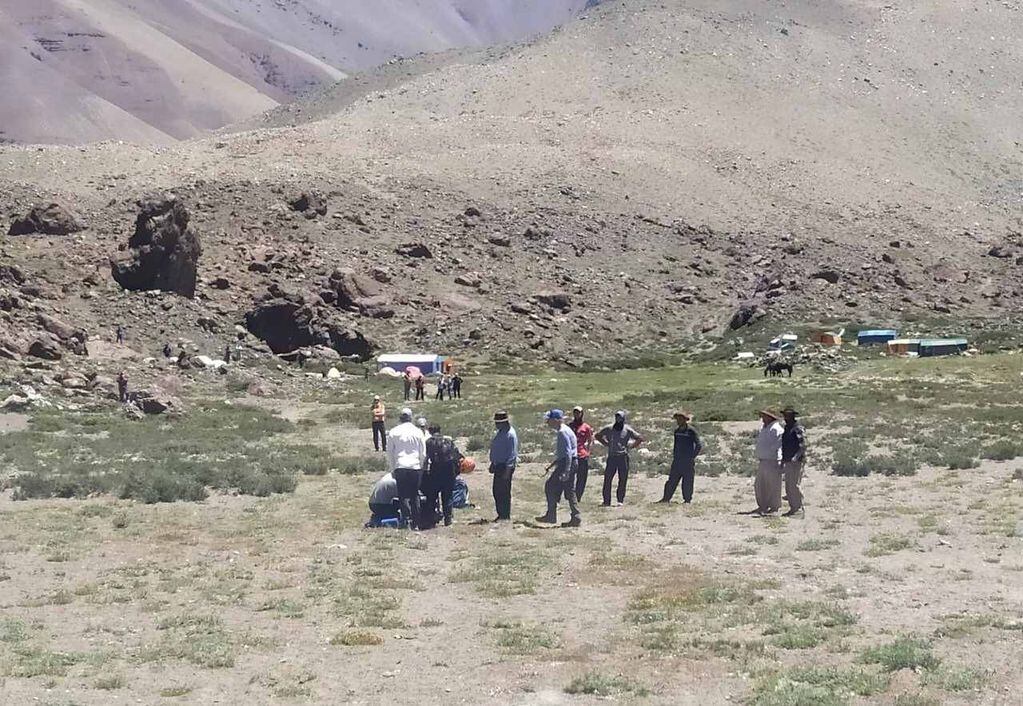 Rescataron a una turista estadounidense que sufrió una caída en la zona de Alta Montaña en El Sosneado.