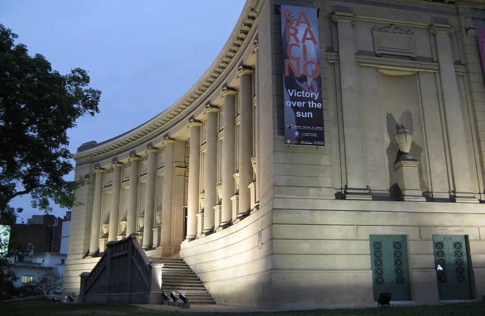 El Museo Provincial de Bellas Artes Emilio Caraffa fue construido en 1916. Wikipedia.