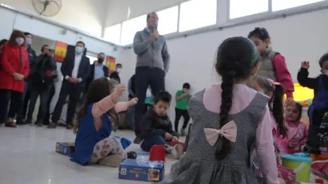 En las escuelas de Neuquén dejará de ser obligatorio el uso de tapabocas.