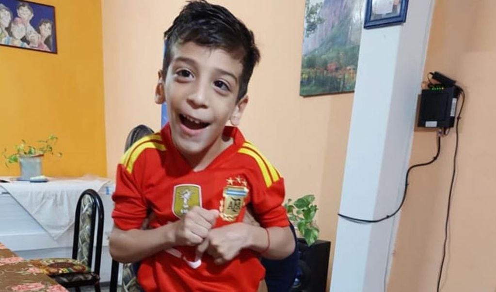 Marito Cuello, el santiagueño de 6 años que sueña con conocer al Dibu Martínez.