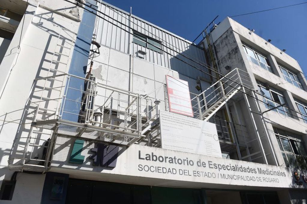 El LEM fabricó su primer lote de alcohol en gel (Municipalidad de Rosario)