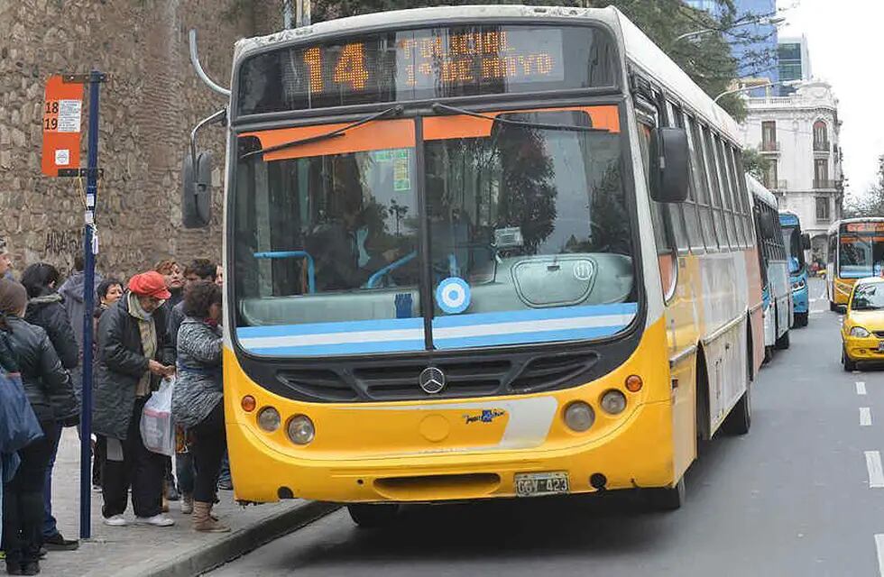 Ya rige el aumento del boleto de transporte urbano en Córdoba.