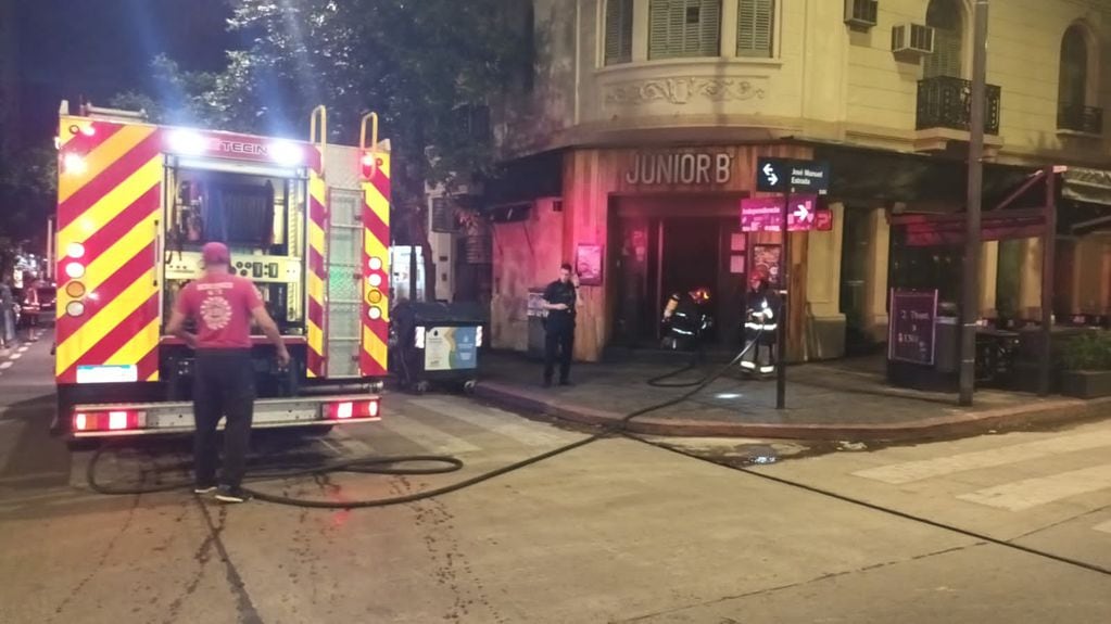 El incendio del restaurante en Nueva Córdoba.