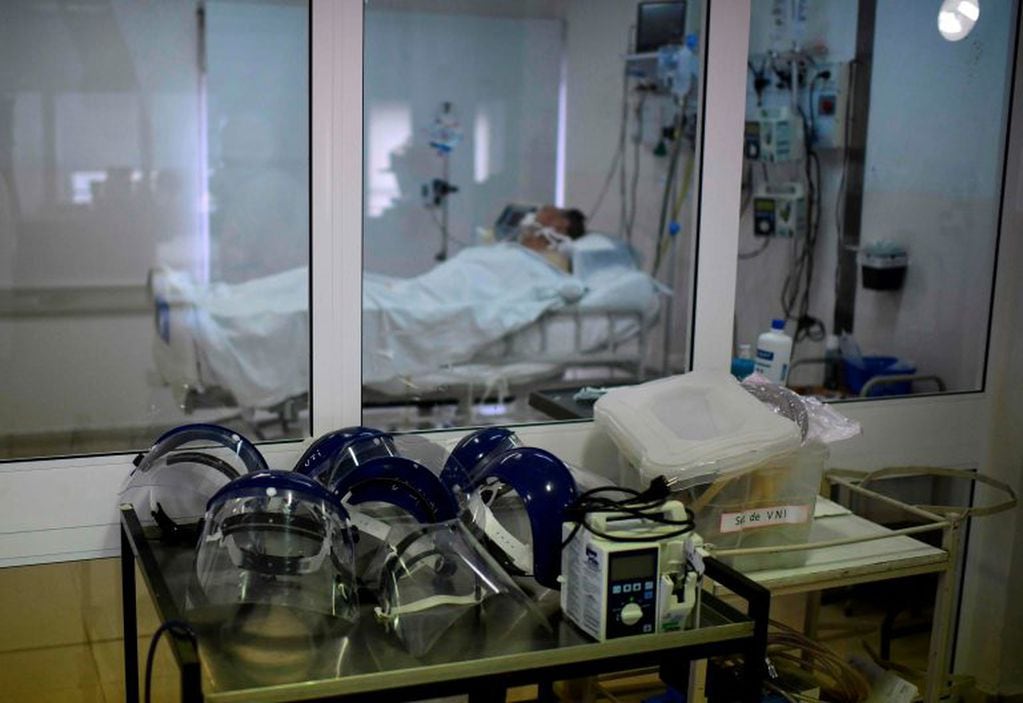 El porcentaje de ocupación de camas de terapia intensiva alcanzó el 60,3% en el AMBA. (Foto: Ronaldo Schemidt/AFP)