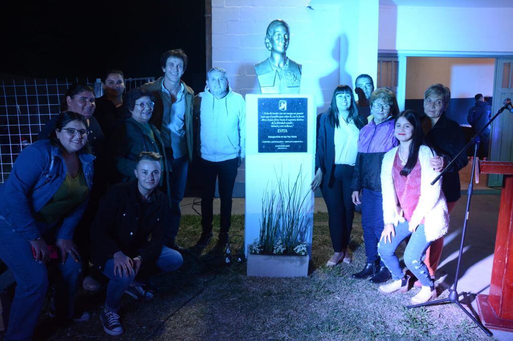 Inauguraron el Monolito a Eva Perón en Arroyito