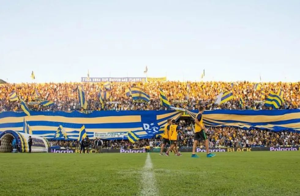 La hinchada de Rosario Central copó el Gigante de Arroyito en el primer encuentro oficial de 2017 ante Godoy Cruz.