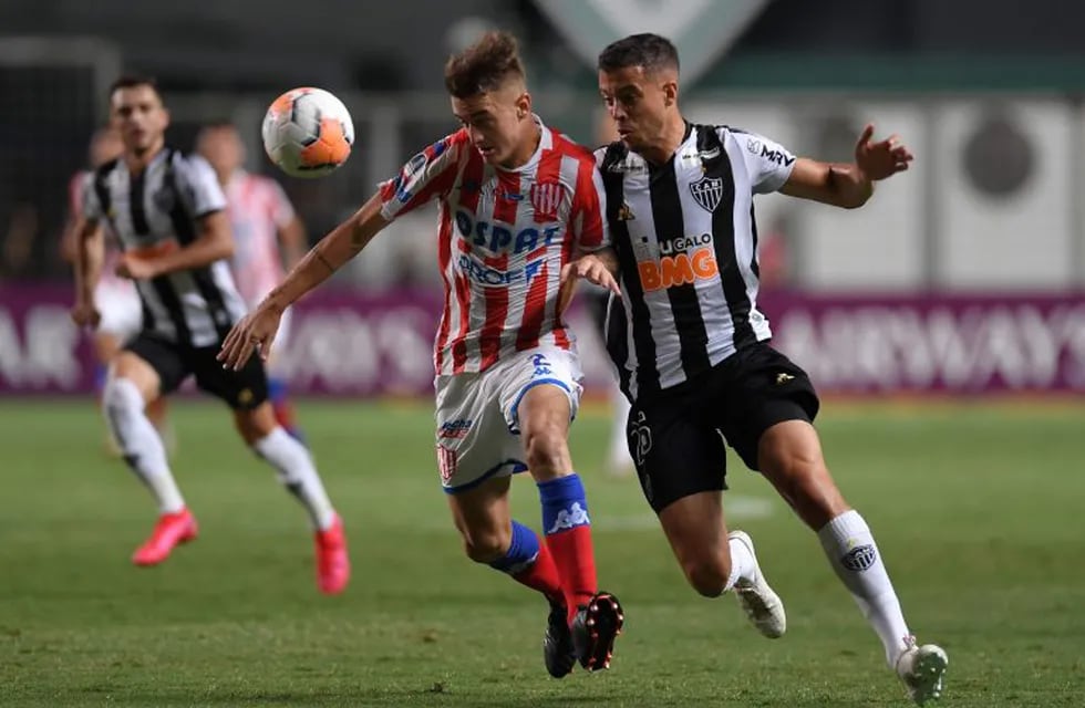 El futbolista disputó la revancha en Brasil para eliminar a Atlético Mineiro. (AFP)