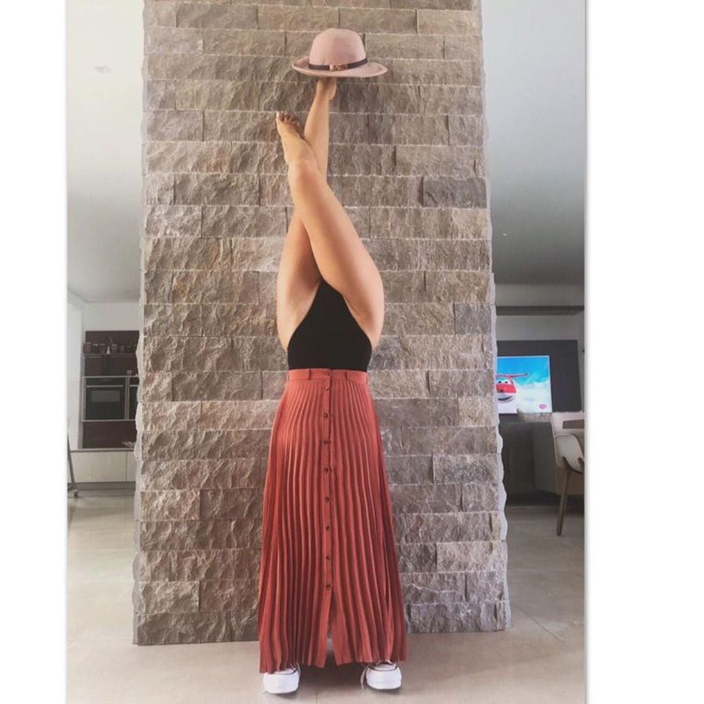 Evangelina Anderson publicó una foto "patas para arriba" (Instagram/ evangelinaanderson)