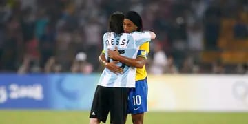 Lionel Messi lamentó la muerte de la madre de Ronaldinho