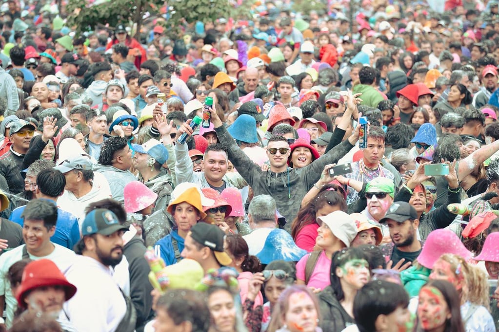 Miles de jujeños y visitantes procedentes de numerosas provincias colmaron el "Carnavalódromo" de la Ciudad Cultural en el inicio del Carnaval 2023 en San Salvador de Jujuy.