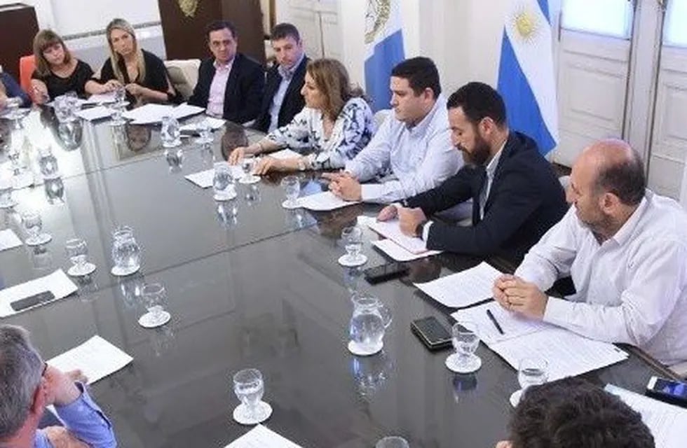 Mónica Fein se reunió con concejales en el Palacio de Los Leones. (Municipalidad de Rosario)