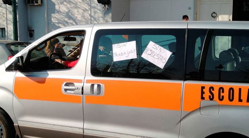 Protesta de transportes escolares (Vía Santa Rosa)