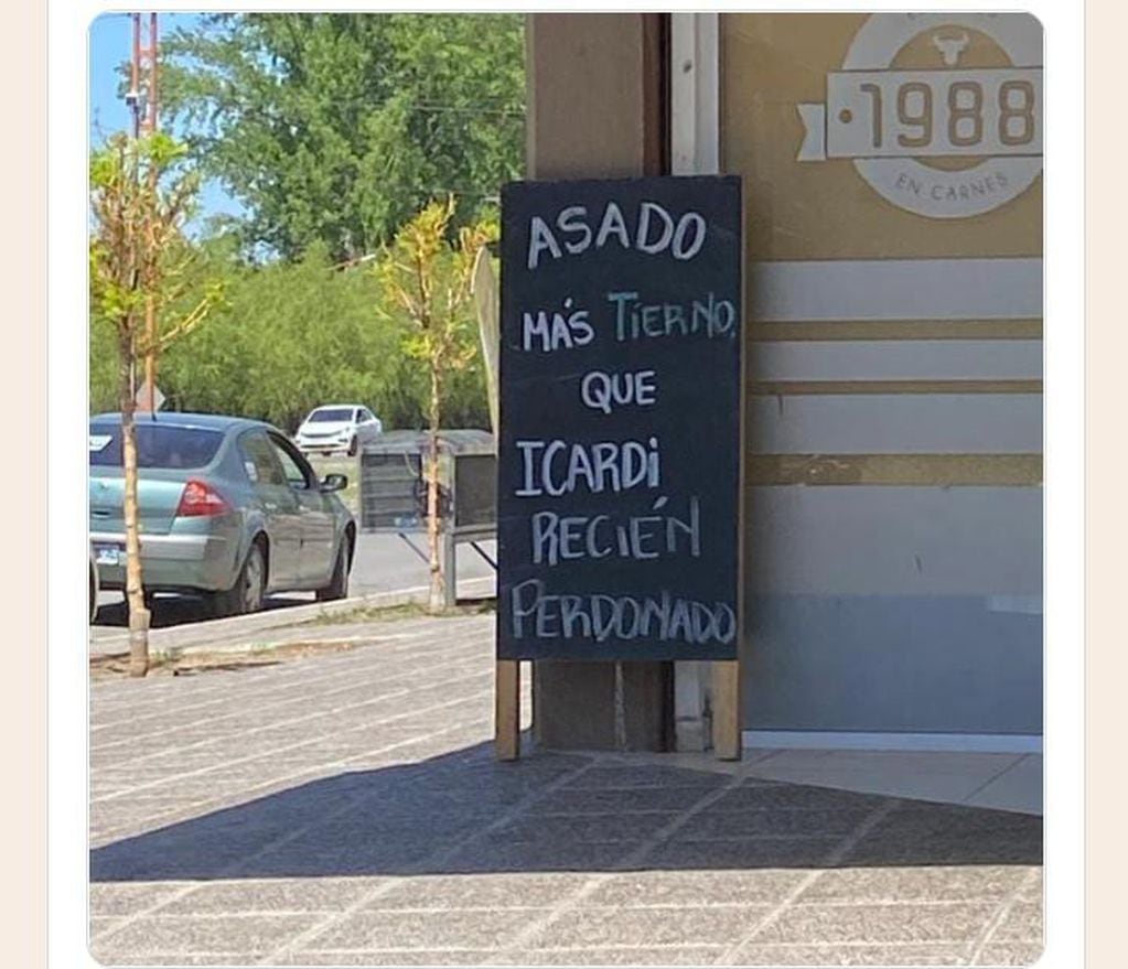 Publicidad en una carnicería de Argentina que se convirtió en meme.