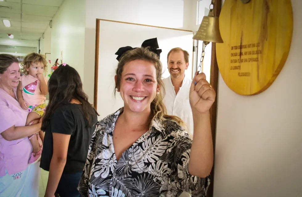 Diana hizo sonar la campana de la esperanza en el Hospital de Gualeguaychú