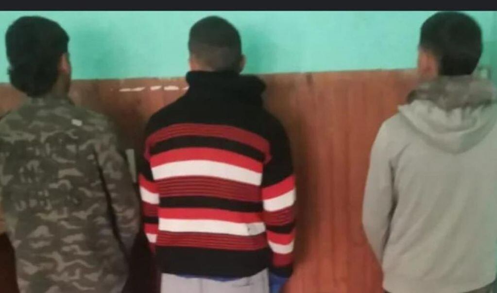 Detenidos. Tres jóvenes menores de edad fueron detenidos por la Policía de Santiago del Estero por el crimen del remisero de James Craik. (El Liberal)