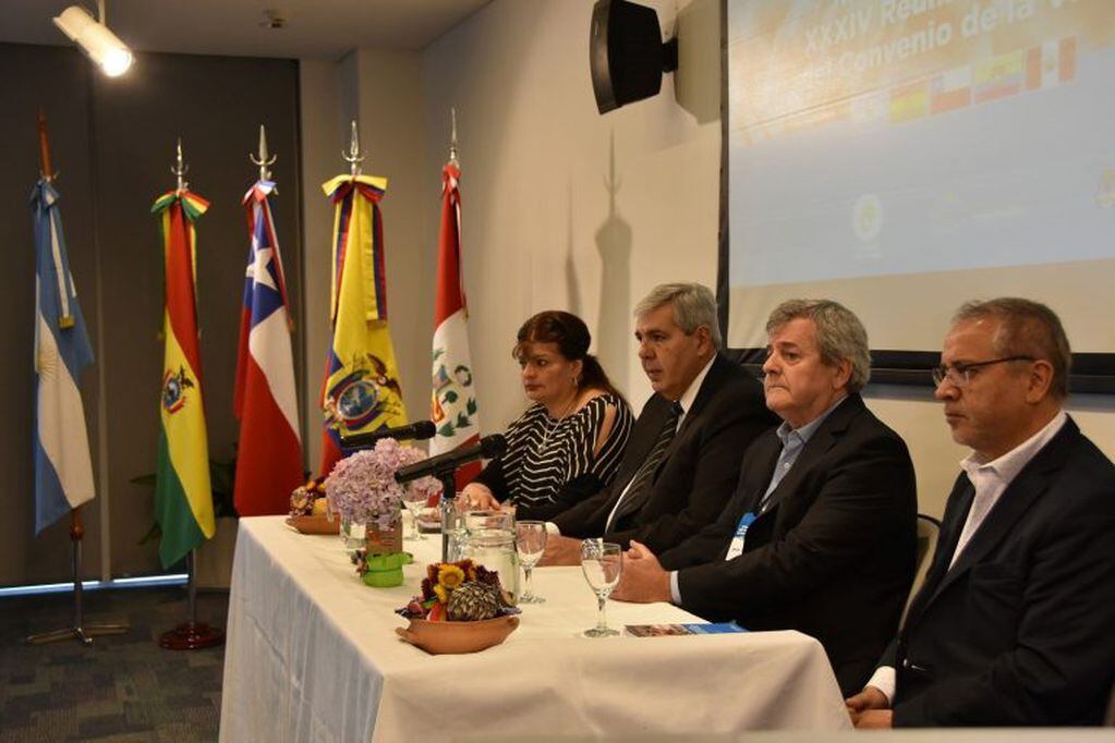 Las autoridades que abrieron la 34ta. Reunión Ordinaria de la Comisión Técnico – Administradora del Convenio de la Vicuña, en Jujuy.