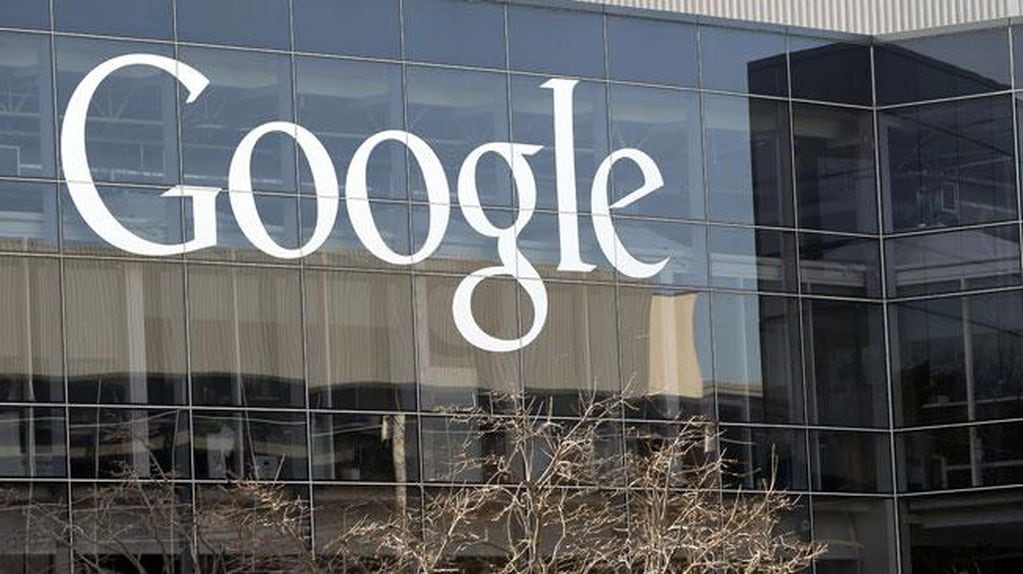 La denuncia del abogado mexicano estaba hecha desde el año 2015, pero Google se había negado a retirar la información de internet. Foto: AP/Archivo.