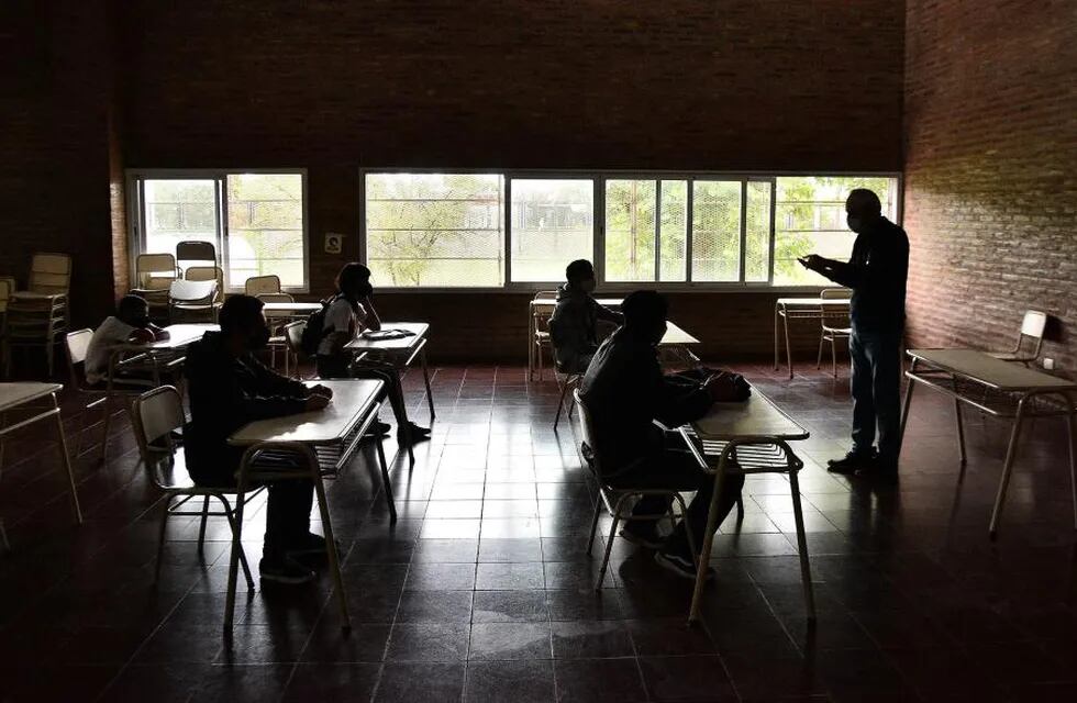 Claroscuro. Con luces y sombras, algunos alumnos y docentes retomar este viernes las clases presenciales en Córdoba (Pedro Castillo)