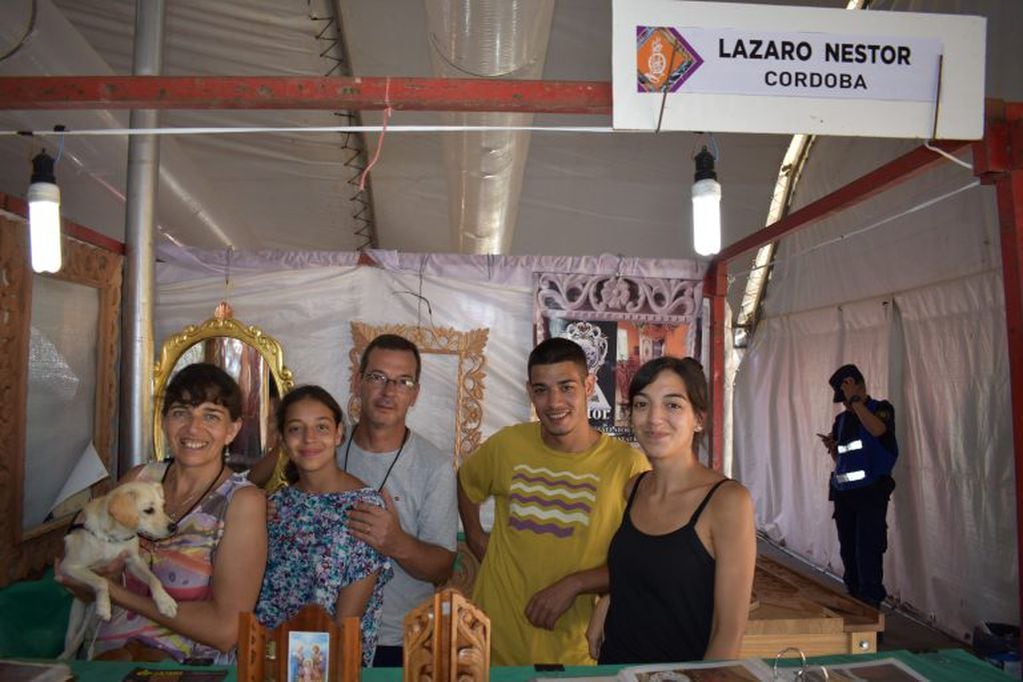 Nestor Lazaro en Feria de Artesanías en Entre Ríos